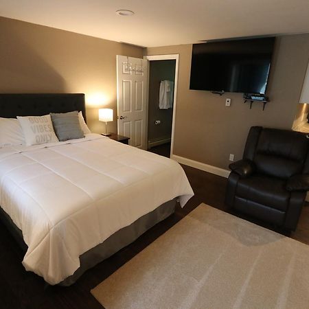Brimley Motel Suites Экстерьер фото